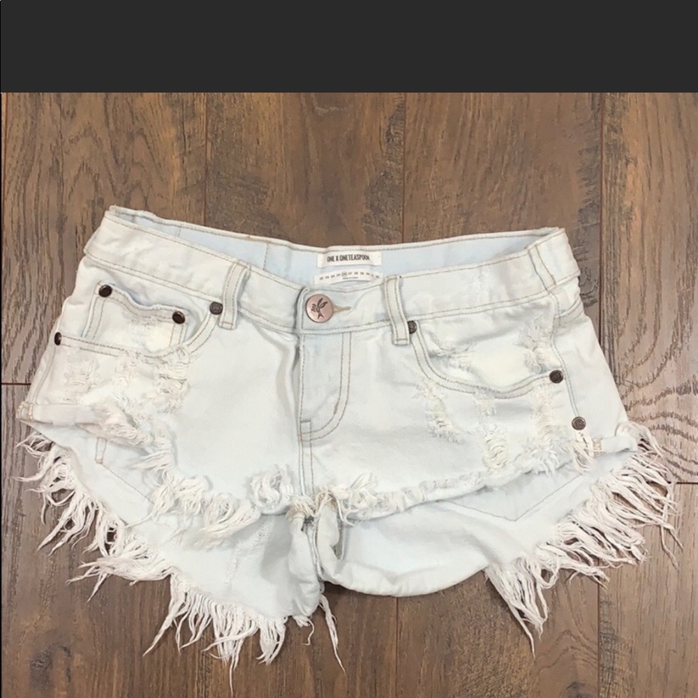 DENIM SHORTS